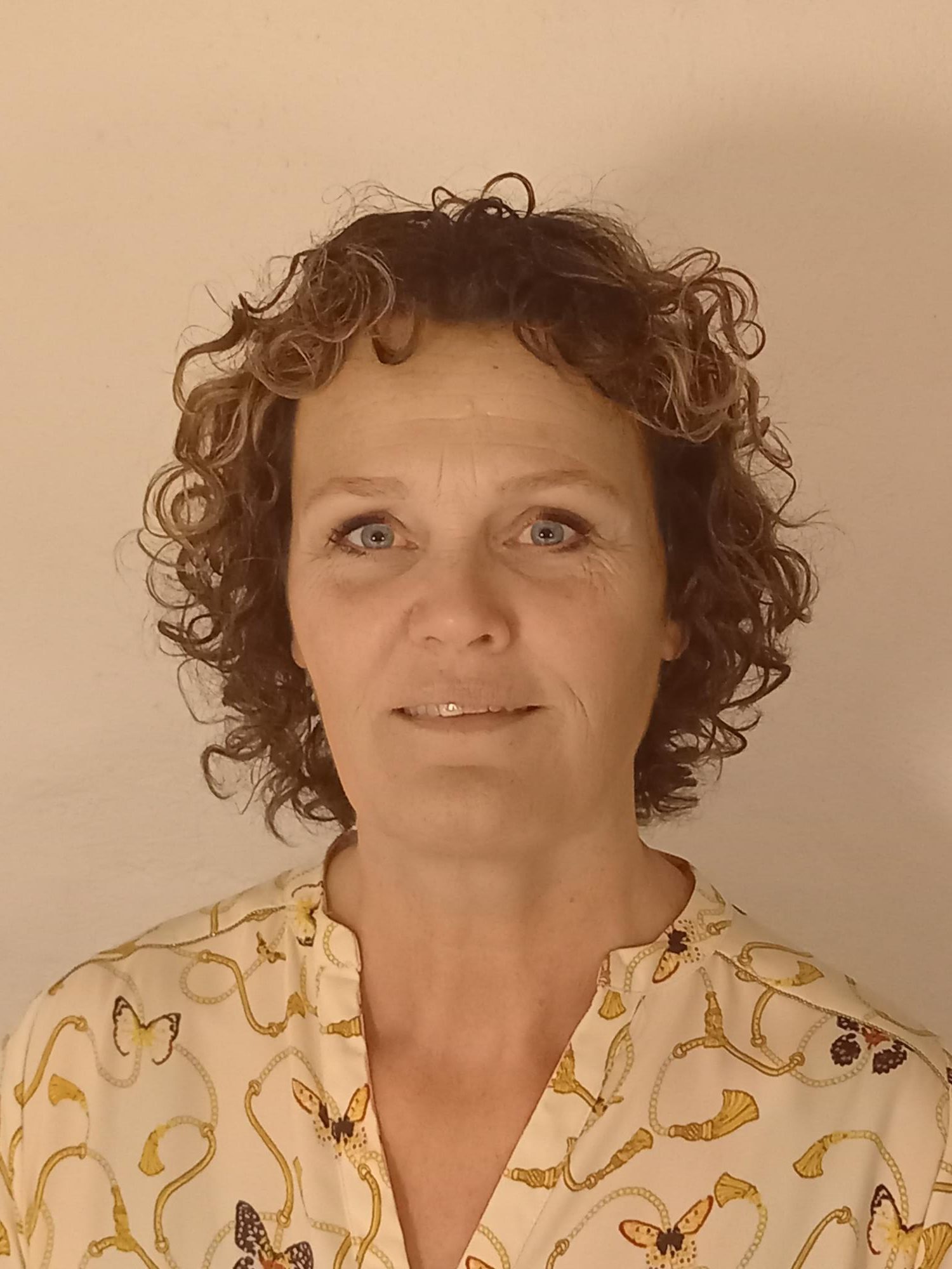 Betina efter forfra